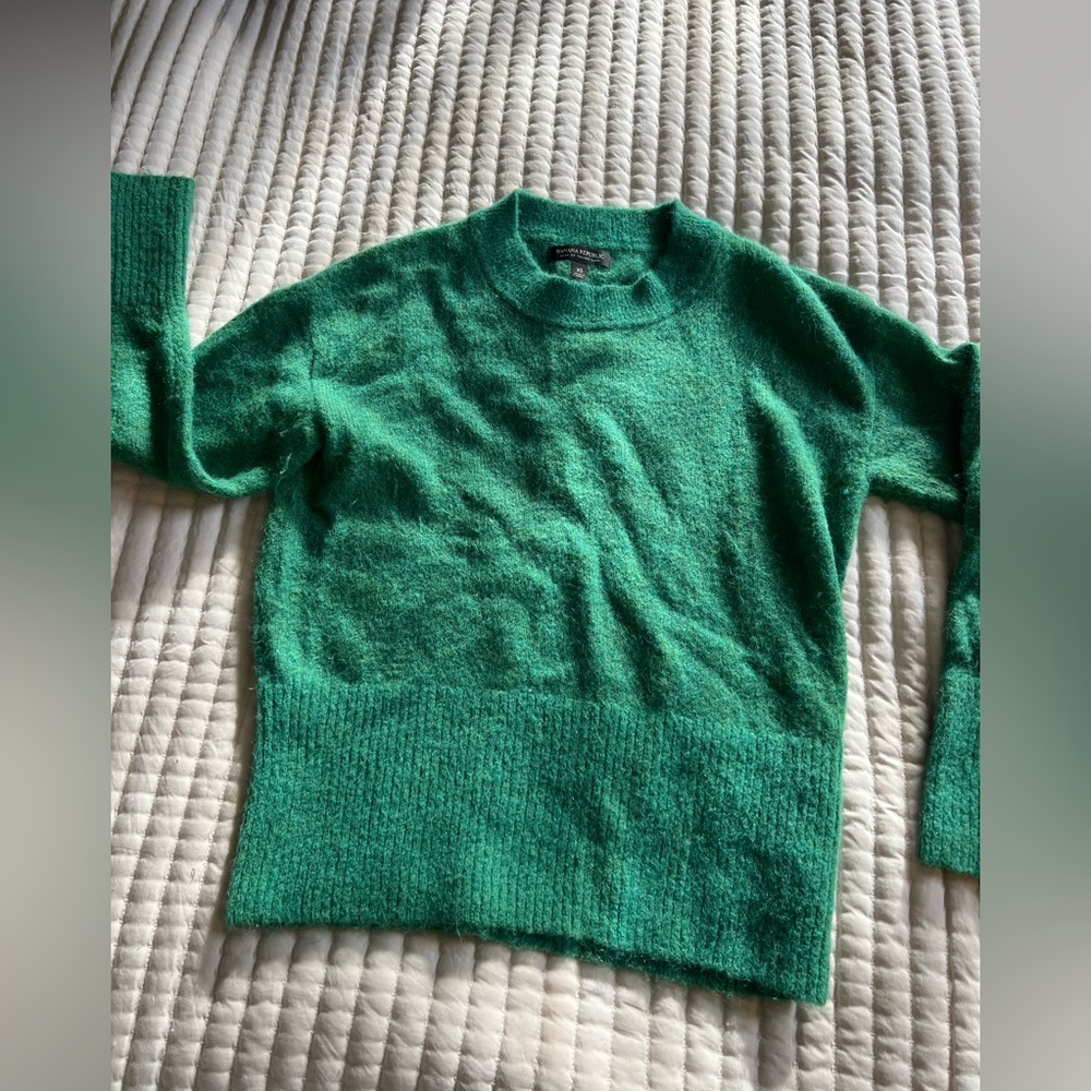 Soft crew neck Bananas Republic sweater